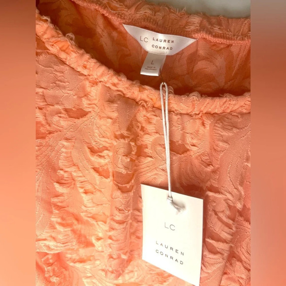 NWT Lauren Conrad Cold Shoulder Top - Picture 4 of 5
